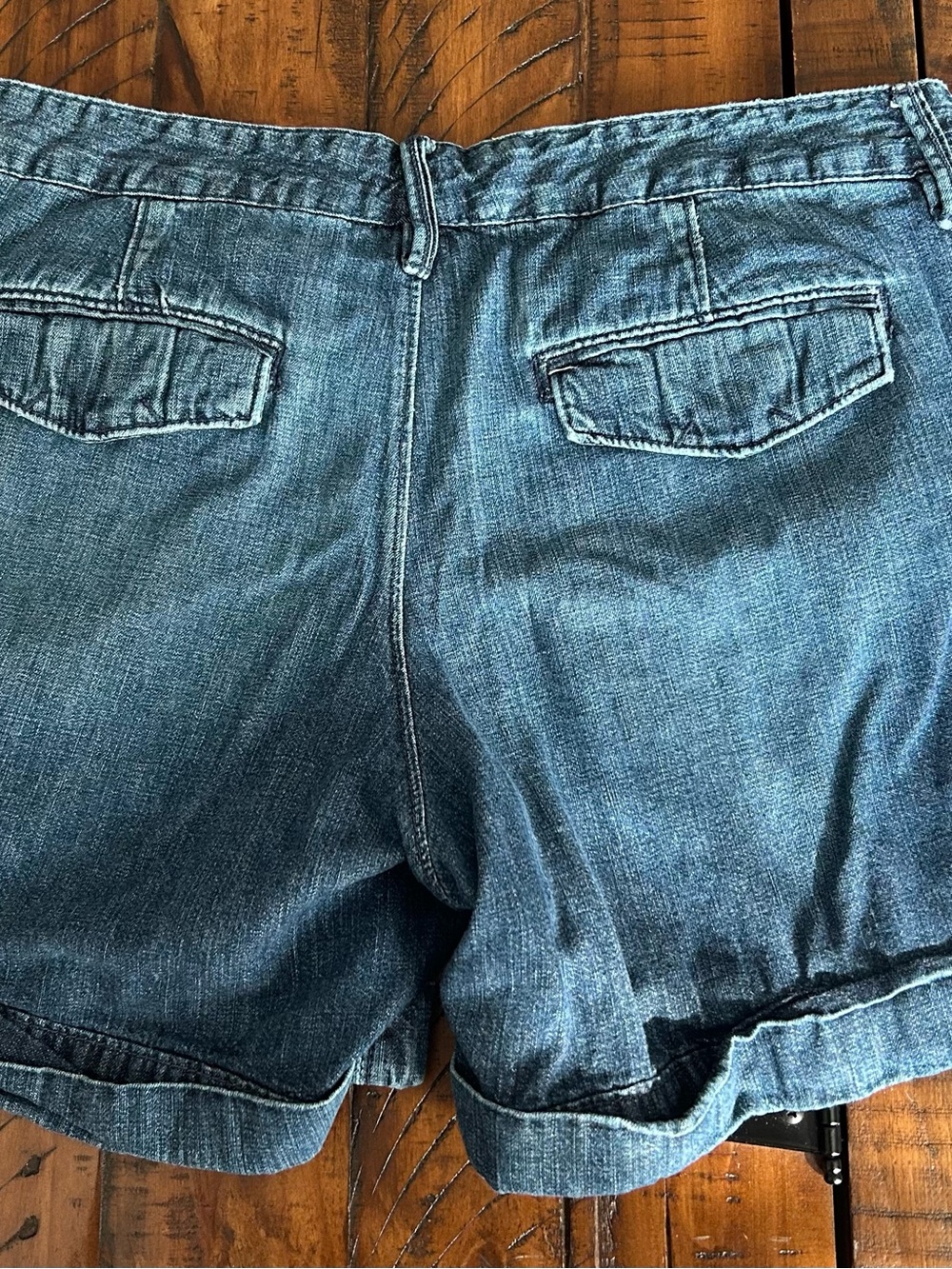 Old Navy Women's Denim Roll-Cuff Shorts - Blue
